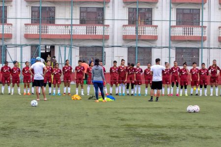 Woman-football-team