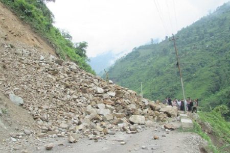 adak_road_landslide_pahiro