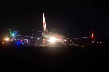 airport-at-night
