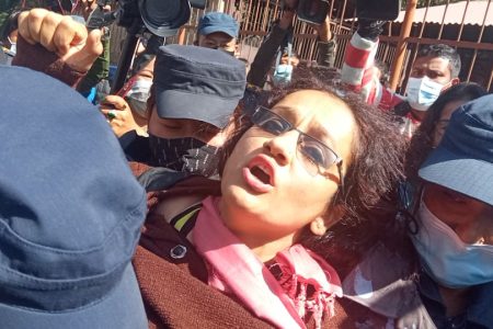 arrest-mahila-supremcoat-3