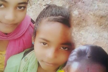 balika_xXGz0J1LKI