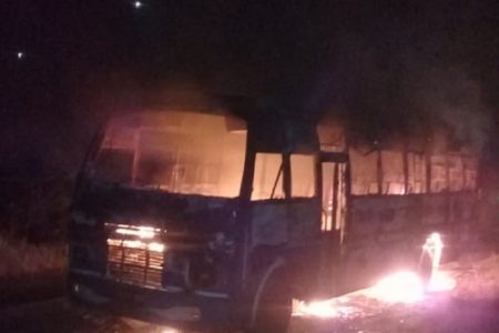 bus_p9qheFJzeY