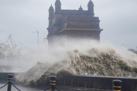cyclone-tauktae-gateway-of-india