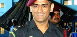 dhoni_rJFYGyfWU5