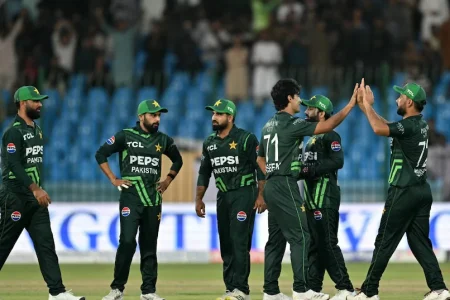 dj8jt5co_team-pakistan-afp_625x300_18_February_25 (1)