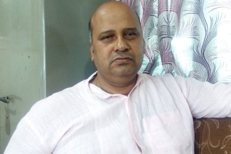 dr_surendra_yadav_16NuVzvB4N