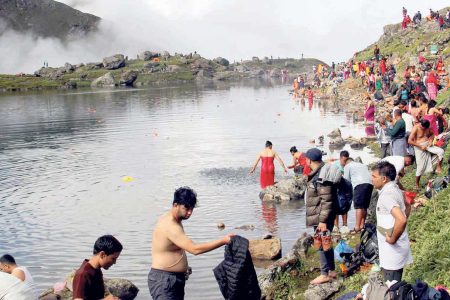 gosaikunda2019-08-16-06-53-33