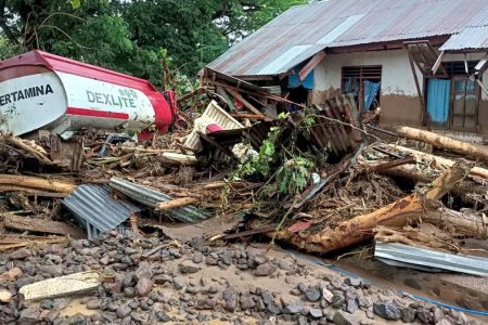 https___cdn.cnn.com_cnnnext_dam_assets_210404105858-01-floods-landslides-indonesia-east-timor-intl