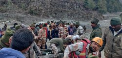 Members of Indo-Tibetan Border Police (ITBP) tend to people rescued after a Himalayan glacier broke and swept away a small hydroelectric dam, in Chormi village in Tapovan in the northern state of Uttarakhand, India, February 7, 2021. REUTERS/Stringer NO ARCHIVES. NO RESALES.