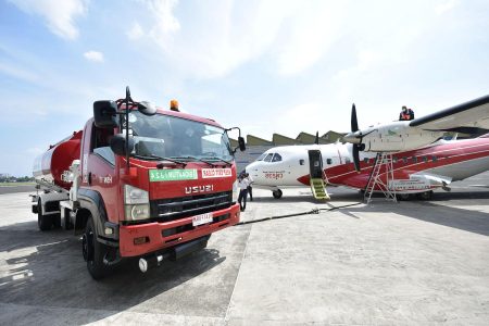 indonesia-conducts-a-test-flight-using-jet-fuel-mixed-with-palm-oil-MK