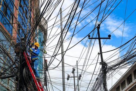 internet-wire-kathmandu-pole-1024x539