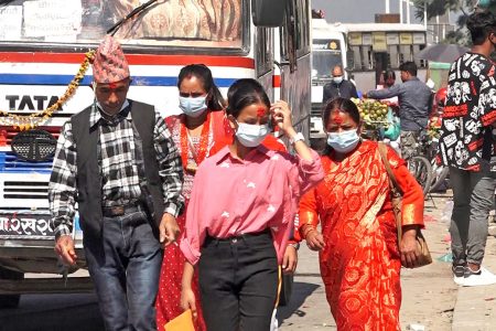 kathmandu_Valley_peopel-go-to-tika-from-family-relatives1