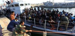 Illegal migrants of different African nationalities arrive at a naval base in the capital Tripoli on April 22, 2018, after they were rescued off the coast of Zlitan from two inflatable boats.
At least eleven migrants died at sea and another 263 were rescued in two separate operations off the coast of Libya, the country's navy said. / AFP PHOTO / MAHMUD TURKIA