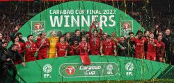 Jordan Henderson #14 of Liverpool and his team mates lift the Carabao Cup after winning on penalties  in London, United Kingdom on 2/27/2022. (Photo by Craig Thomas/News Images/Sipa USA)