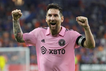 messi debut goal hk1693119613