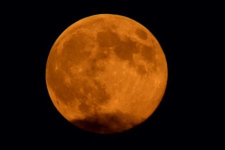 moon_rmv6oCJKxS