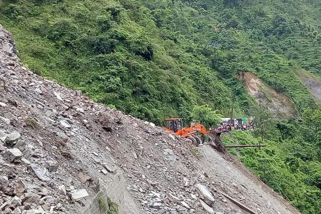 muglin_narayangarh_road_landslide-1