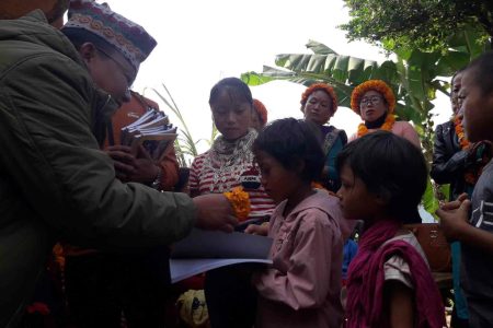 prized-for-student-at-dalphu-photo_khotan
