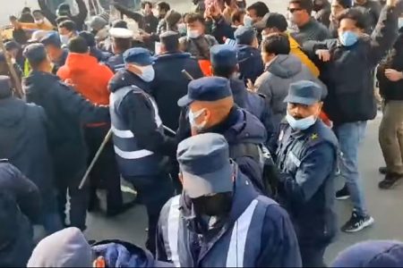 protest_0gCneJeypJ