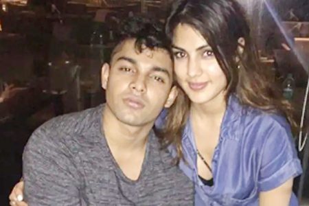 rhea-sushant1243_1597126991