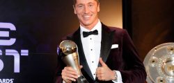 robert-lewandowski-fifa-the-best-award-trophy-1024x683