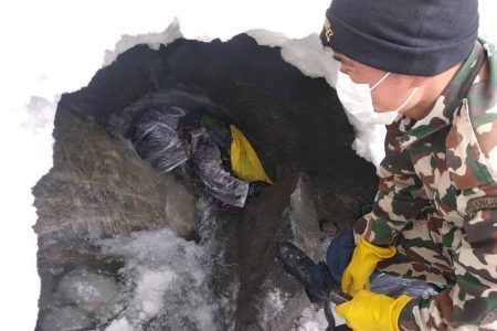 snow-fall-kaski-sena-annapurna-1