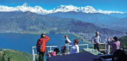 tourists-in-pokhara