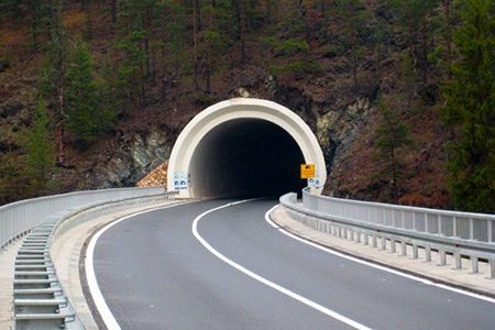 tunnel-road