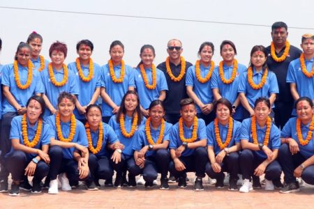 women-team-farwell-1024x486